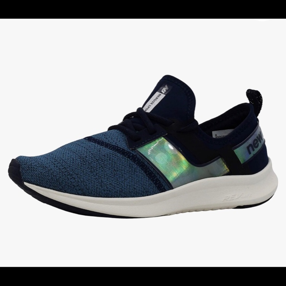 NEW  Womens 8.5 Wide -New Balance Shoes